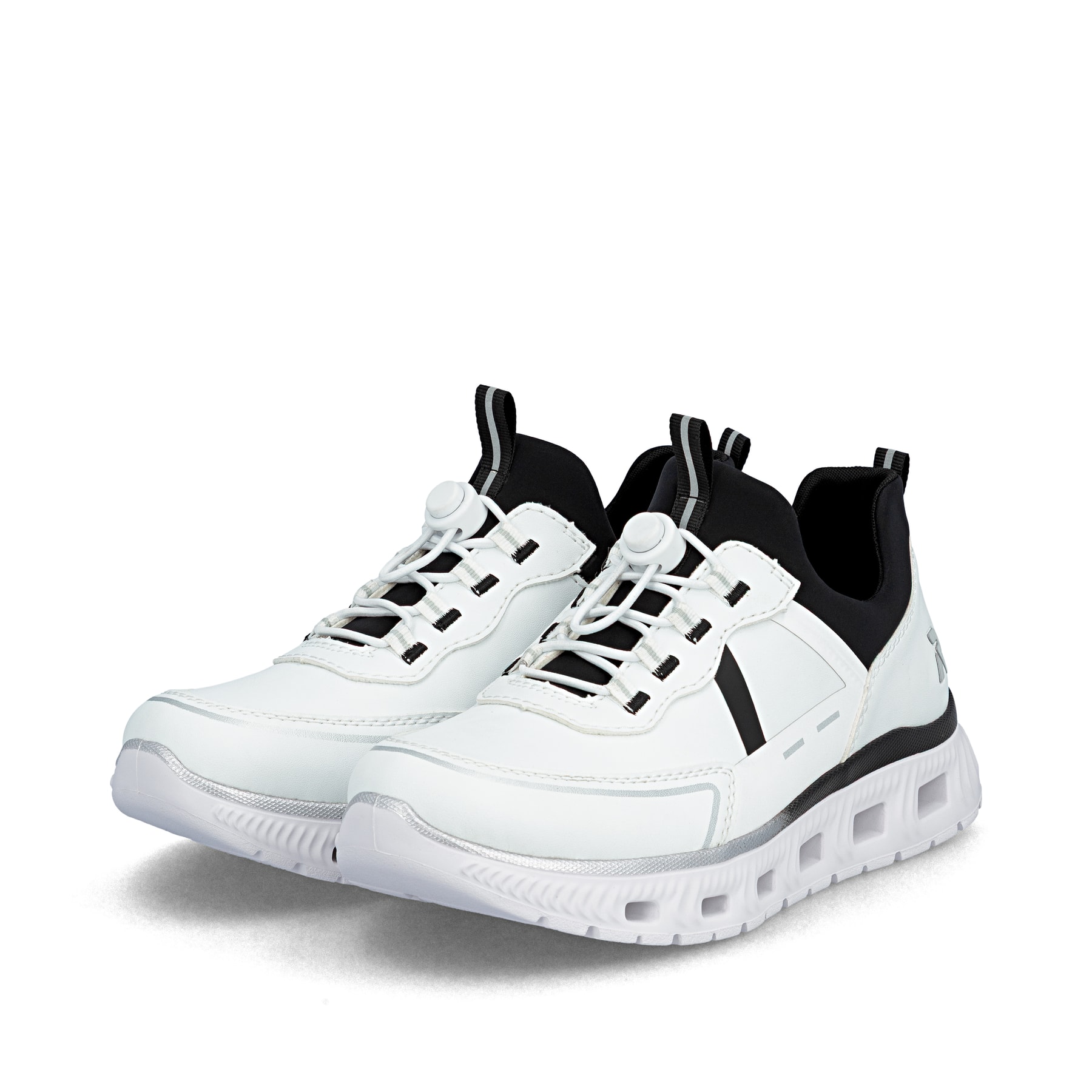 Baskets basses Rieker blanches végétaliennes pour femme M6062-80. Chaussures inclinées sur le côté.