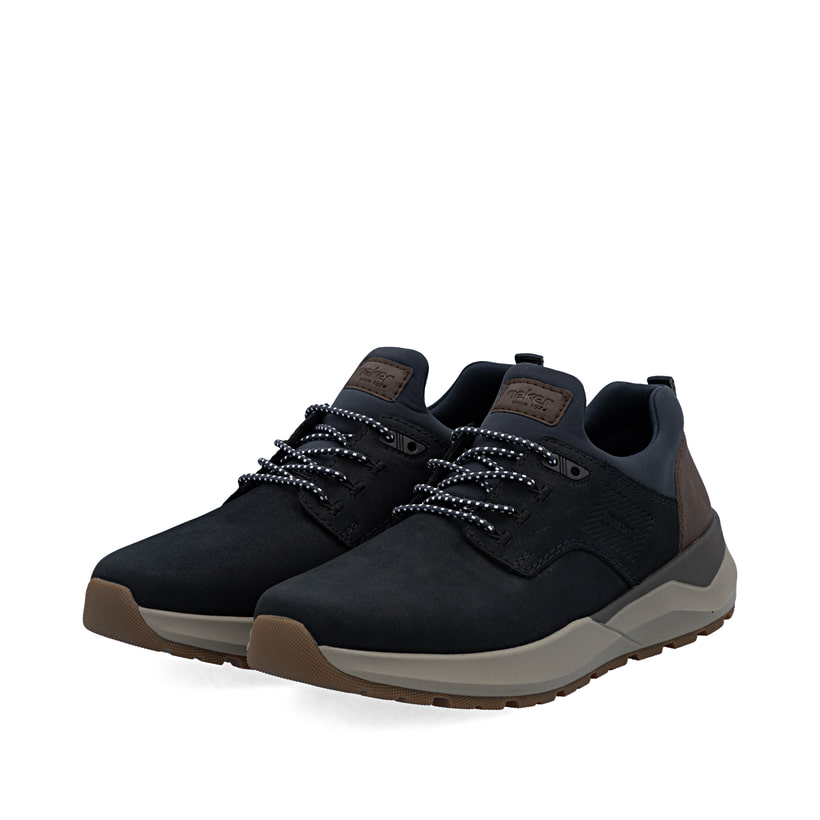 Blaubraune Rieker Herren Slipper 06050-14 aus Rauleder mit einem Gummizug. Schuhpaar seitlich schräg.