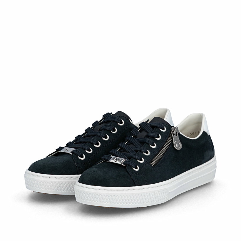 Baskets basses Rieker bleues pour femme L59L1-15 en cuir velours. Chaussures inclinées sur le côté.