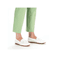 Weiße Rieker Damen Loafer 40254-80 mit der schmalen Passform E 1/2. Schuh am Fuß.
