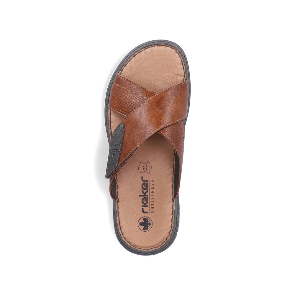 Braune Rieker Herren Pantoletten 25151-24 aus Glattleder mit Klettverschluss. Schuh von oben.