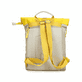 Rieker Damen Rucksack H1607-60 in Hellbeige aus Textil mit Reißverschluss. Rucksack getragen Knie.