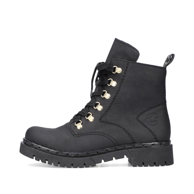 
Tiefschwarze Rieker Damen Biker Boots Y2422-01 mit einer robusten Profilsohle. Schuh Außenseite