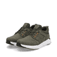 Grüne Rieker Herren Sneaker Low 09102-54 mit Gummizug sowie super leichter Sohle. Schuhpaar seitlich schräg.