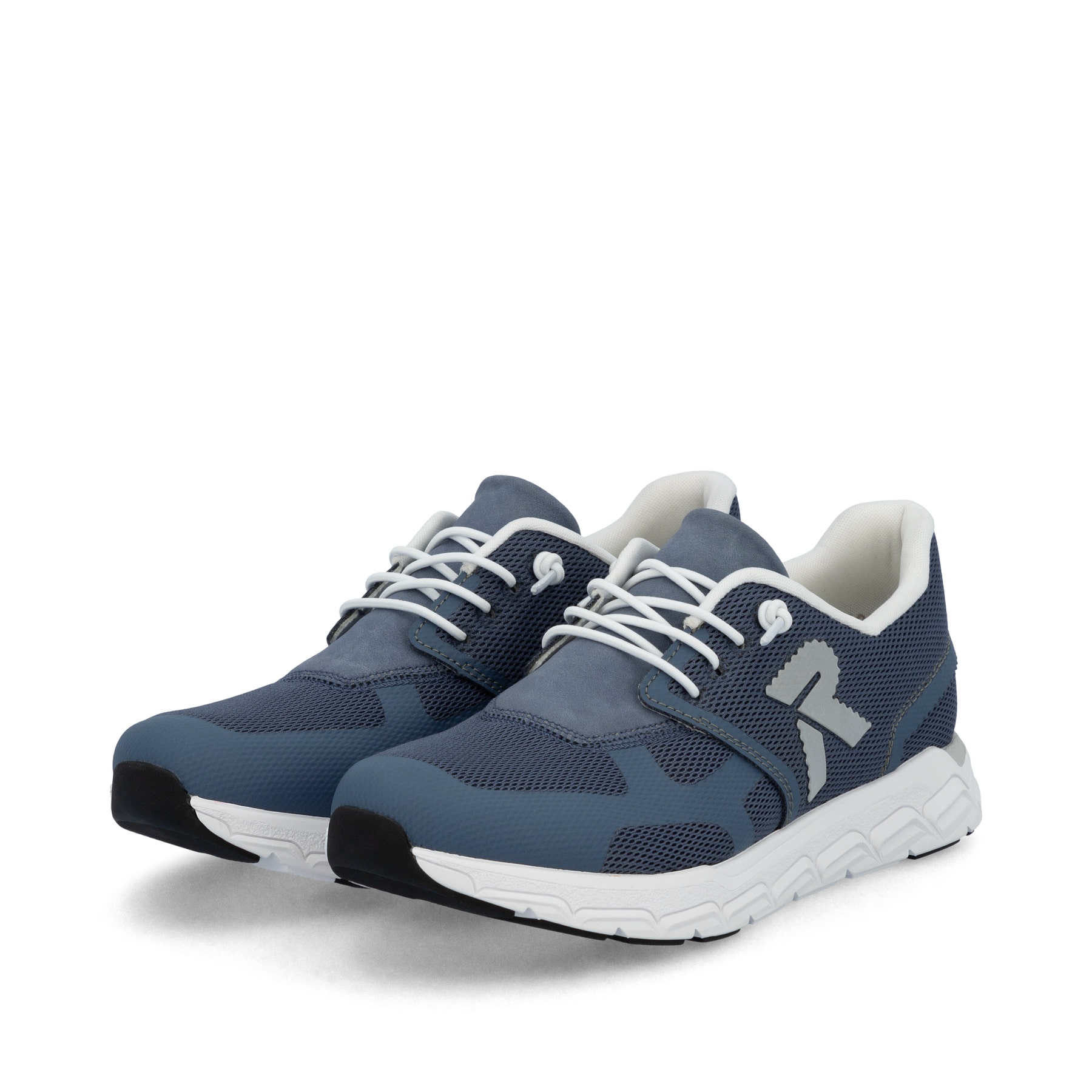 Blaue Rieker Damen Sneaker Low M9000-12 mit Gummischnürung sowie flexibler Sohle. Schuhpaar seitlich schräg.