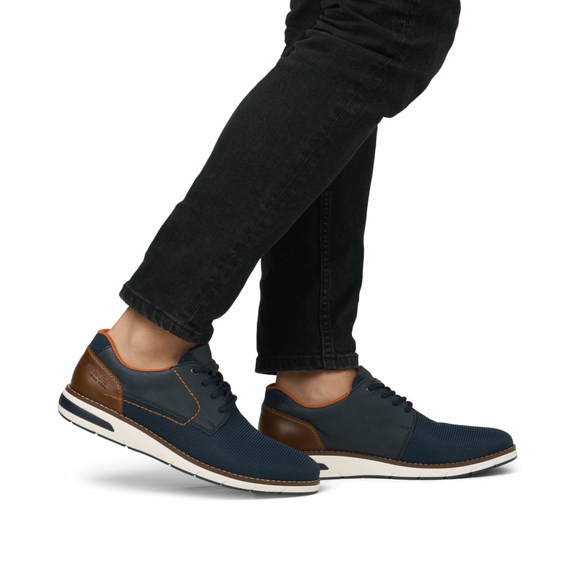 Blaue Rieker Herren Schnürschuhe 11301-14 mit der Komfortweite G 1/2. Schuh am Fuß.