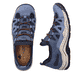 Ozeanblaue Rieker Damen Slipper L0546-14 mit einer Gummischnürung. Schuh von oben, liegend.