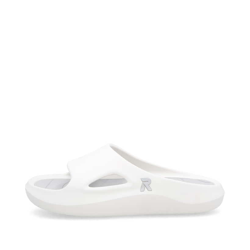 Mules Rieker blanches pour femme W3450-80 avec semelle ultra légère. Côté extérieur de la chaussure.