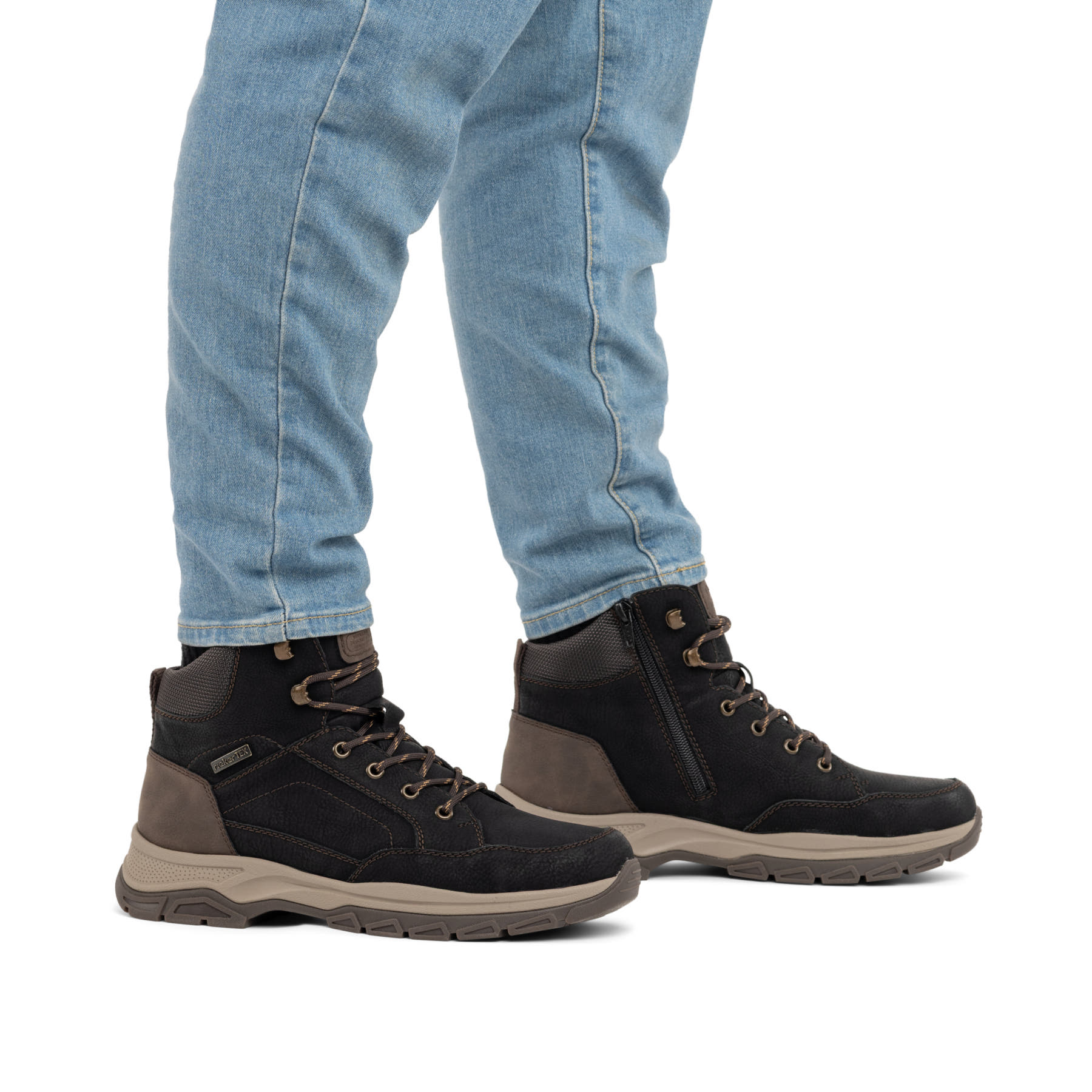 Schwarze Rieker Herren Schnürstiefel 30212-00 mit wasserabweisender TEX-Membran. Schuh am Fuß.