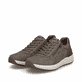 Beige Rieker Herren Sneaker Low 11504-64 mit Reißverschluss sowie Extraweite H. Schuhpaar seitlich schräg.