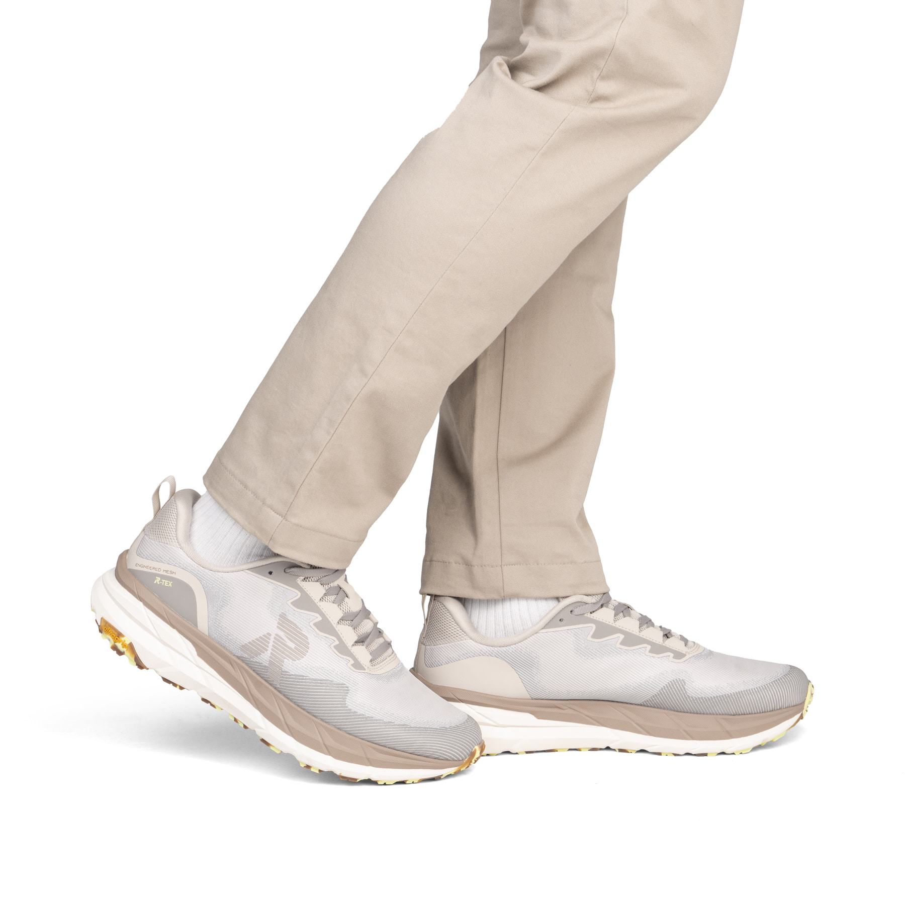 Beige Rieker Sport Herren Sneaker Low U4500-63. Schuh am Fuß.