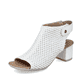 Weiße Rieker Riemchensandaletten 64772-80 mit einem Klettverschluss. Schuh seitlich schräg.