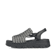 Schwarze Rieker Keilsandaletten V1051-00 mit einem Gummizug. Schuh Außenseite.