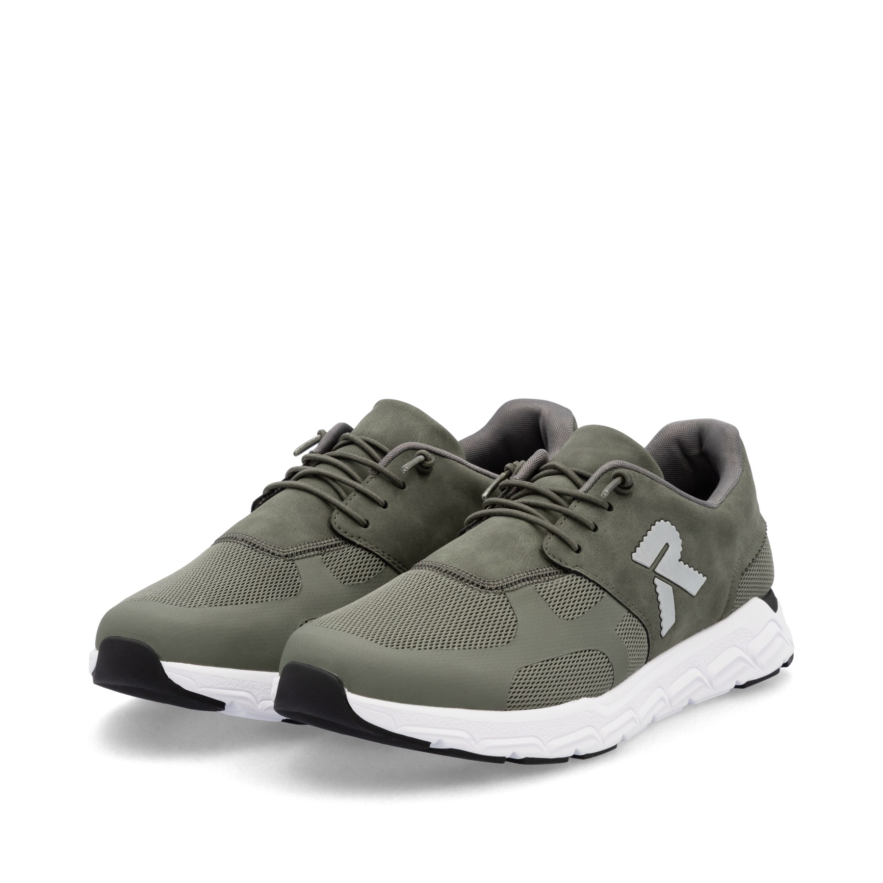 Grüne Rieker Herren Sneaker Low 09100-54 mit einer Gummischnürung. Schuhpaar seitlich schräg.