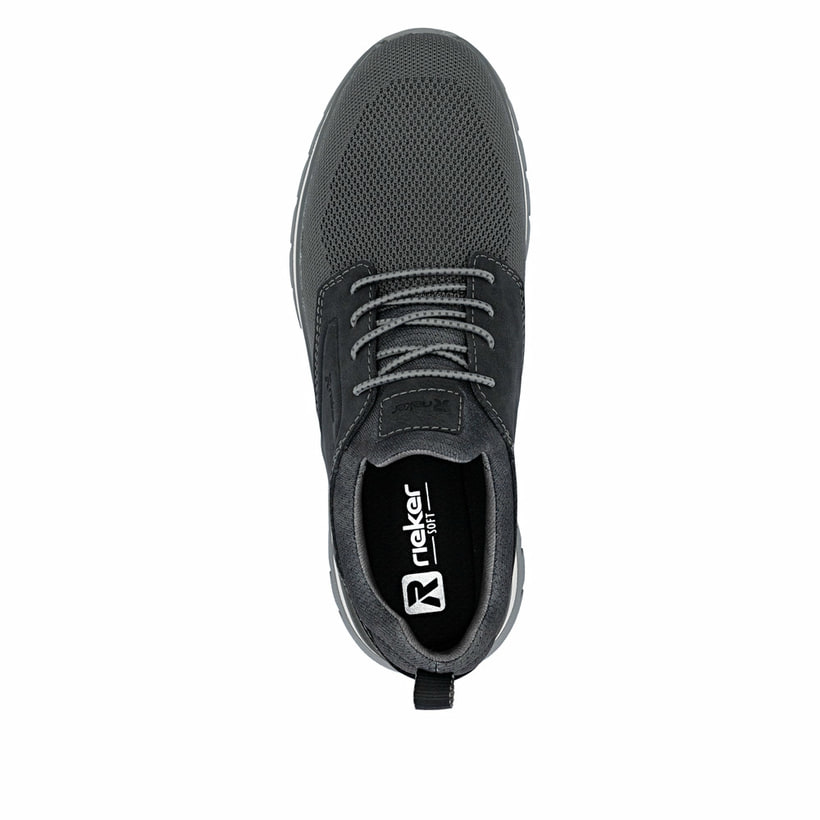 Schwarze Rieker Herren Slipper B9352-00 mit einem Gummizug sowie Extraweite H. Schuh von oben.