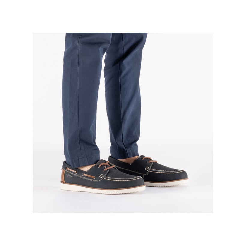 Blaue Rieker Herren Schnürschuhe B2345-14 aus Glattleder mit der Komfortweite G. Schuh am Fuß.