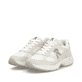 Weisse Rieker Sport Damen Sneaker Low W4201-80. Schuhpaar seitlich schräg.