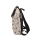 Rieker Rucksack H1391-62 in Beige mit stylischem Muster, mattem Finish, Magnetverschluss und Handyfach. Linksseitig.