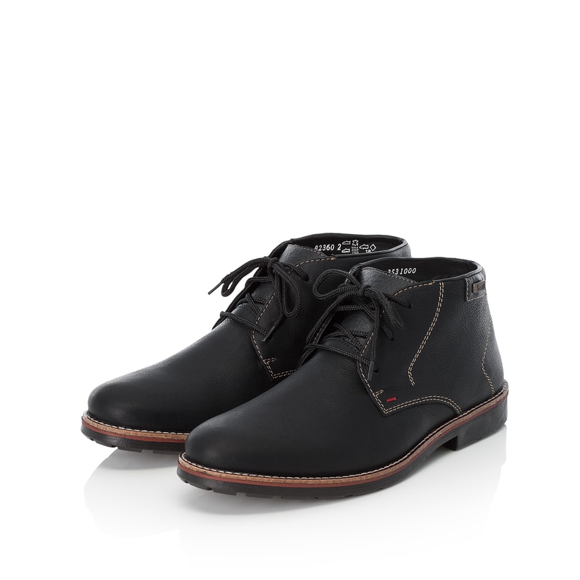 Schwarze Rieker Herren Schnürstiefel 35310-00 mit wasserabweisender TEX-Membran. Schuhpaar seitlich schräg.