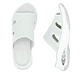 Grüne vegane Rieker Damen Pantoletten W3150-52 mit Gummizug sowie leichter Sohle. Schuh von oben, liegend.