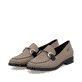 Mocassins Rieker beiges pour femmes 46264-60 avec éléments décoratifs. Chaussures inclinées sur le côté.