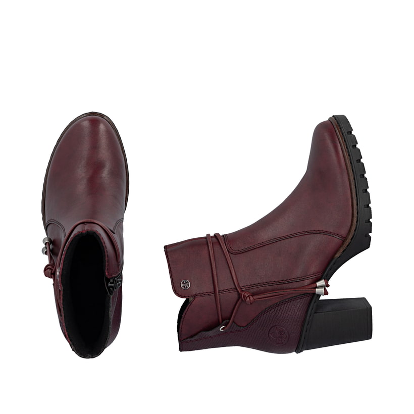 Brombeerfarbene Rieker Damen Stiefeletten Y2567-35 aus Glattleder. Schuh von oben, liegend.