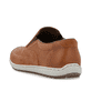 Braune Rieker Herren Slipper 08858-24 mit Gummizug sowie der Komfortweite G 1/2. Schuh von hinten.