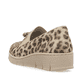 Beige Rieker Damen Loafer 53751-20 mit einem Gummizug sowie schmaler Passform E. Schuh von hinten.