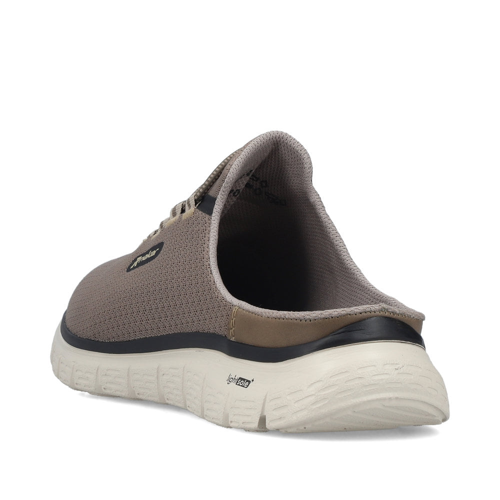 Sabots Rieker beiges pour homme B6681-64 avec bande élastique. Chaussure vue de l'arrière.