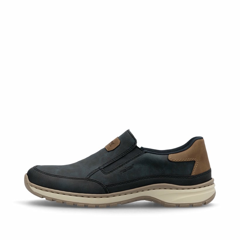 Blaue Rieker Herren Slipper 03365-14 mit einem Gummizug sowie der Extraweite H. Schuh Außenseite.