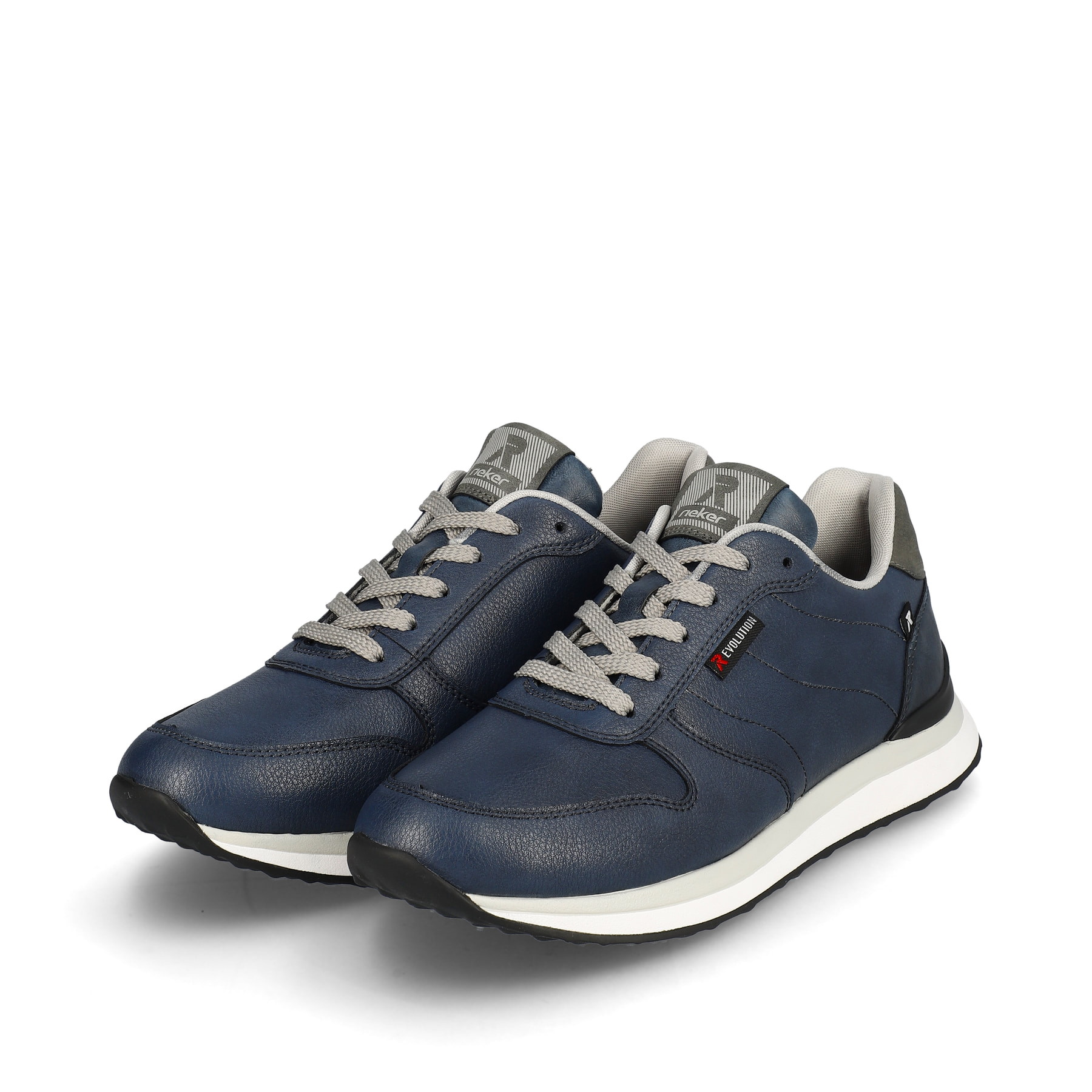 Rieker baskets basses bleues femmes 42500-14 avec une semelle flexible. Chaussures inclinée sur le côté.