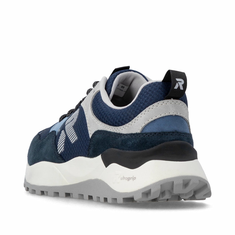 Blaue Rieker Herren Sneaker Low U1305-14 mit Schnürung sowie abgesetztem Logo. Schuh von hinten.