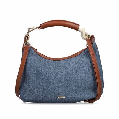 Rieker Damen Rucksack H1607-60 in Hellbeige aus Textil mit Reißverschluss. Rucksack getragen Knie.