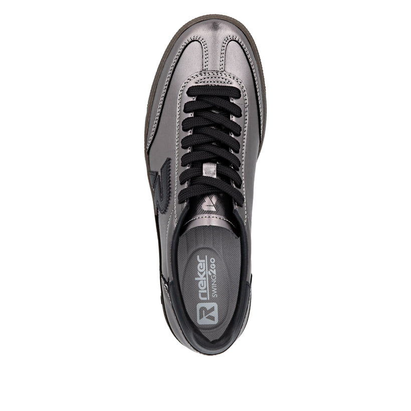 Silberne Rieker Damen Sneaker Low W2200-91 mit einer Schnürung. Schuh von oben.