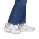 Weisse Rieker Sport Damen Sneaker Low W4202-80. Schuh am Fuß.