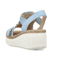 Mehrfarbige Rieker Keilsandaletten 69172-91 mit einem Gummizug. Schuh von hinten.