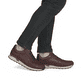 Rote Rieker Herren Sneaker Low U0311-35 aus Glattleder mit einer Schnürung. Schuh am Fuß.