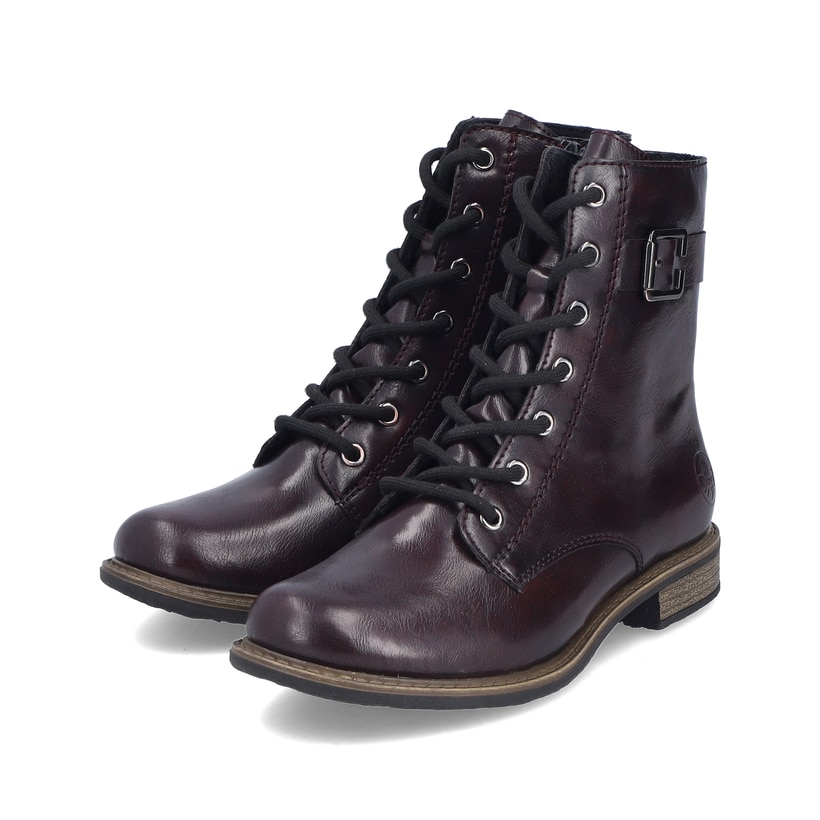 Schwarz-rote Rieker Damen Schnürstiefel 74802-35 mit einem Reißverschluss. Schuhpaar seitlich schräg.