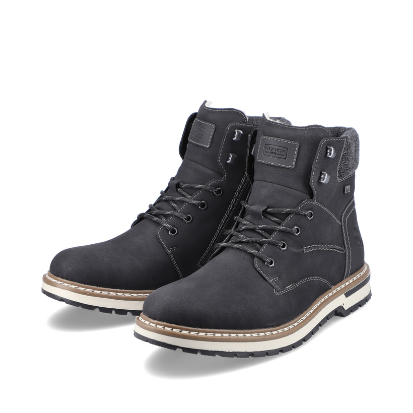 Schwarze Rieker Herren Schnürstiefel F3832-00 mit wasserabweisender TEX-Membran. Schuhpaar seitlich schräg.