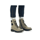
Graugrüne Rieker Damen Biker Boots Y2431-52 mit Schnürung und Reißverschluss. Schuh am Fuß