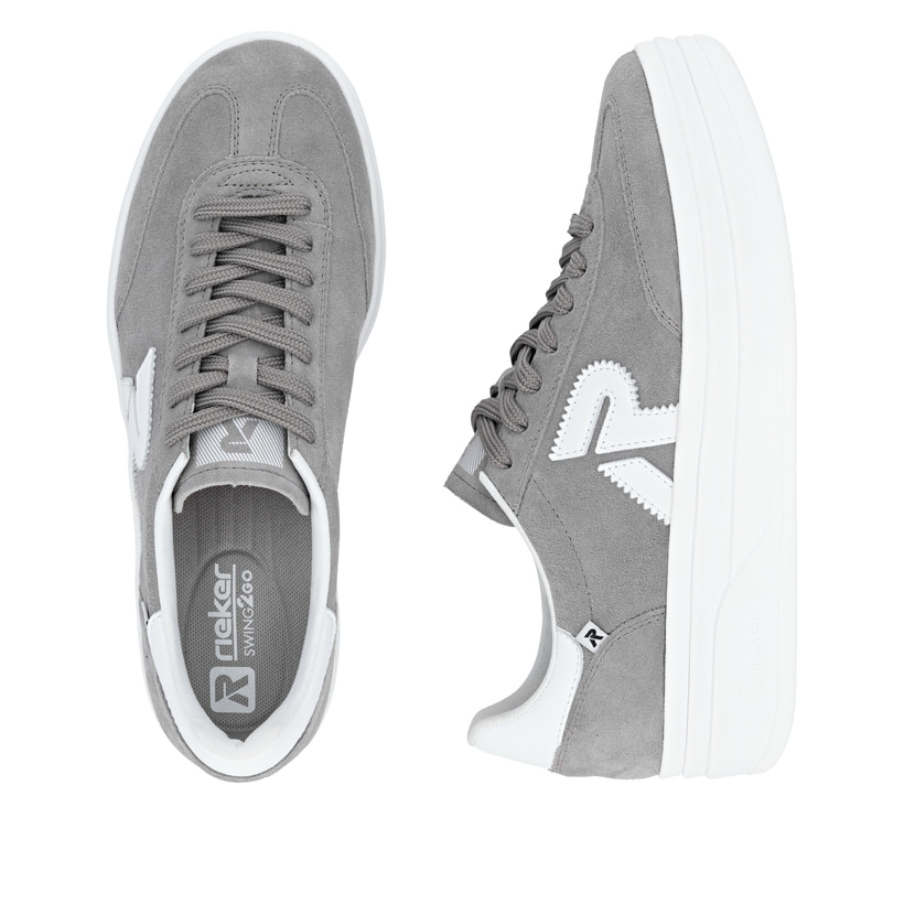 Graue Rieker Damen Sneaker Low W3700-40 mit einer Schnürung. Schuh von oben, liegend.