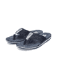 Marineblaue Rieker Herren Zehentrenner 21097-14 mit orangenen Ziernähten. Schuhpaar seitlich schräg.