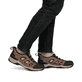 Braune Rieker Herren Slipper 08078-24 mit easy Hineinschlüpf-Möglichkeit. Schuh am Fuß.