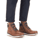Braune Rieker Herren Schnürstiefel 39442-24 mit wasserabweisender TEX-Membran. Schuh am Fuß.