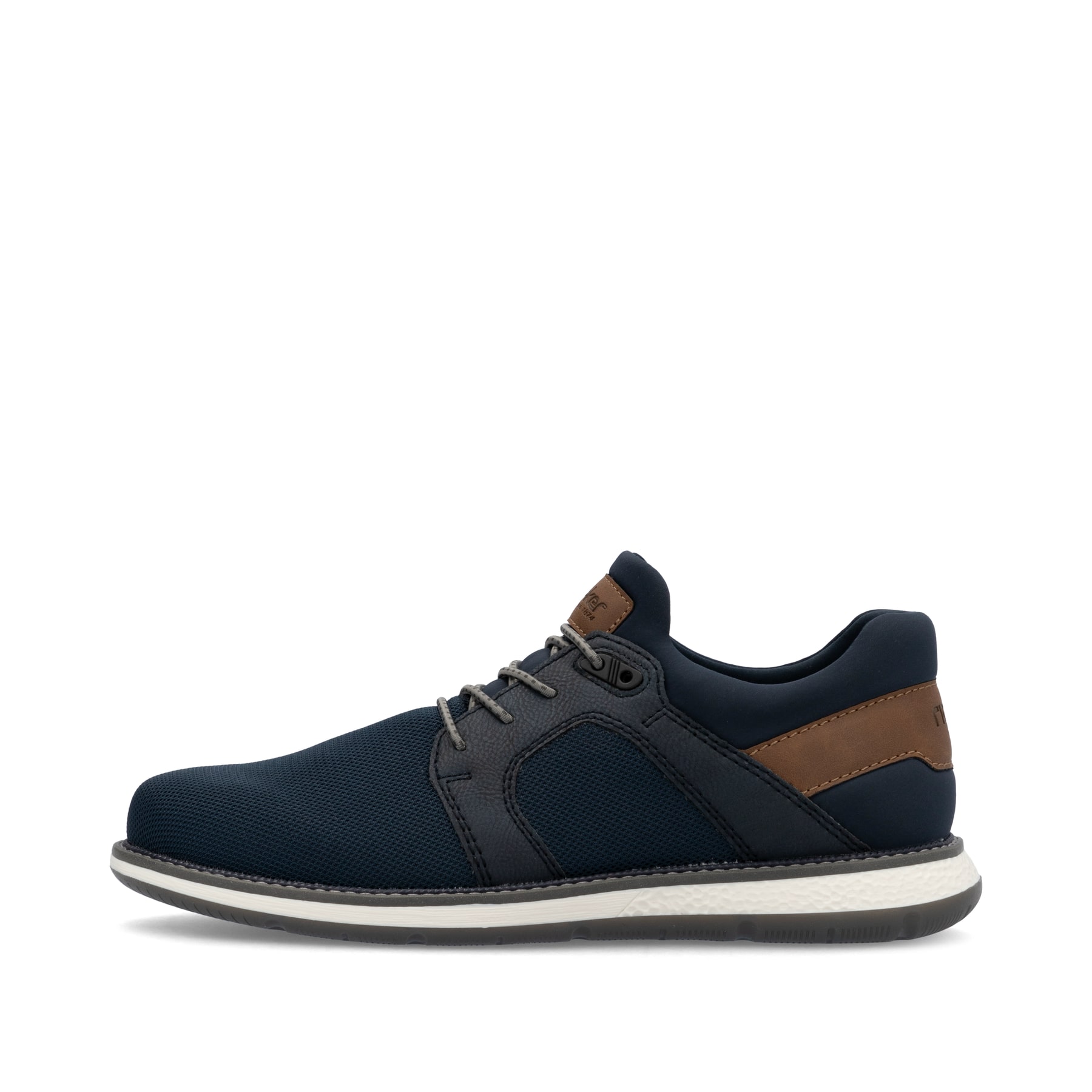 Blaue Rieker Herren Slipper 04452-14 mit einem Gummizug sowie Komfortweite G 1/2. Schuh Außenseite.