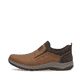 Braune Rieker Herren Slipper 03650-24 mit Elastikeinsatz sowie der Extraweite H. Schuh Außenseite.