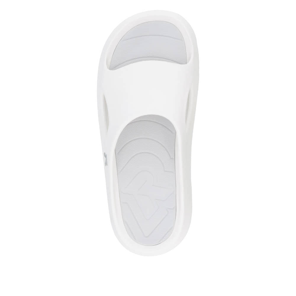 Mules Rieker blanches pour femme W3450-80 avec semelle ultra légère. Chaussure vue de dessus.