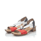 Rote Rieker Riemchensandaletten 62662-35 mit einem Gummizug. Schuhpaar seitlich schräg.