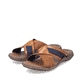 
Kastanienbraune Rieker Herren Pantoletten 22080-24 mit einer leichten Sohle. Schuhpaar schräg.