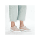 Rosane Rieker Damen Slipper M2356-31, Barfußschuhe mit einem Gummizug. Schuh am Fuß.